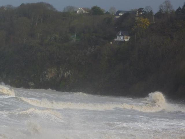 Grande marée et tempête du 30 mars 2010 à Saint Jean le Thomas Grande marée et tempête du 30 mars 2010 à Saint Jean le Thomas