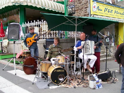 Vide-greniers de St Jean Le Thomas
