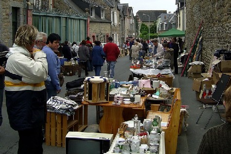 Vide-greniers de St Jean Le Thomas
