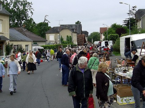 Vide-greniers de St Jean Le Thomas