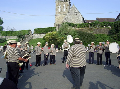 ... sans oublier l'orchestre qui encourageait les marcheurs aux différentes étapes