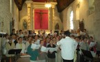 Une sympathique rencontre entre une chorale de Rennes et le village de Saint Jean le Thomas