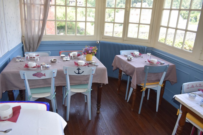 Salle du petit déjeuner Salle du petit déjeuner
