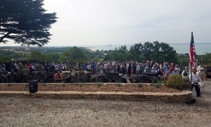 Les participants sont conviés à prendre un rafraîchissement devant l'un "des plus beaux panoramas du monde" selon Eisenhower.