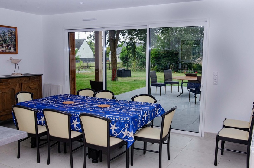 Le coin repas et la terrasse Le coin repas et la terrasse