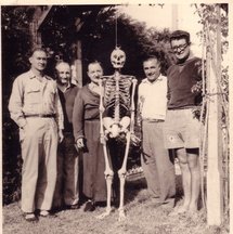 De Droite à gauche, Albert Houtteville, Dédé Lambert, le Squelette, Richard Anachréon, Louis Redon et un ami