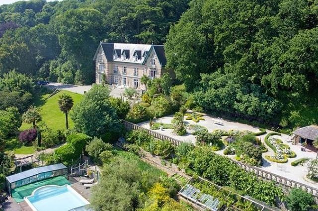  LES HAUTS - château - 5 chambres d'hôtes - Vue sur le Mont Saint Michel - Saint Jean le Thomas