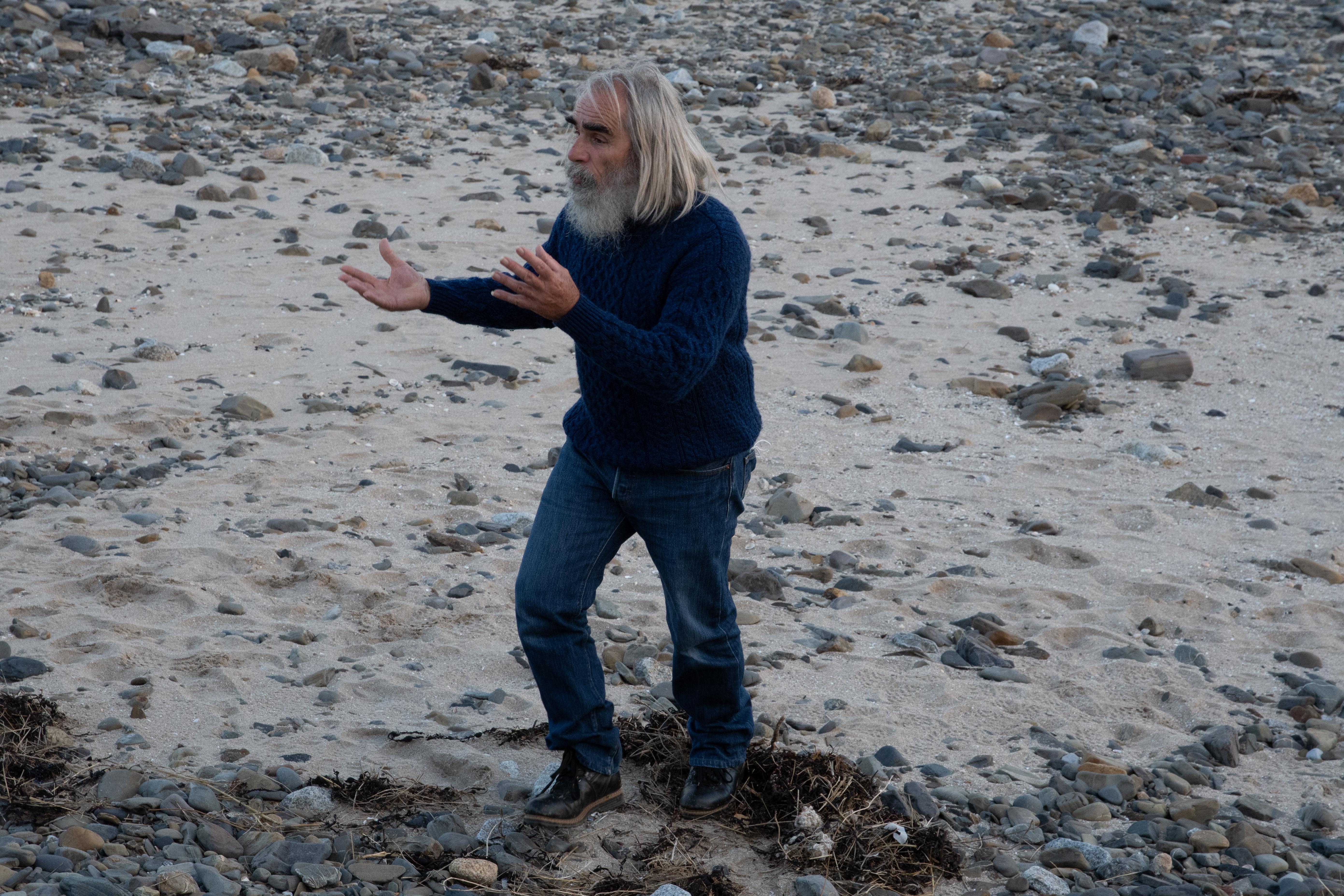 ... la plage où d’autres contes, pensées philosophiques et scientifiques clôturent la soirée...