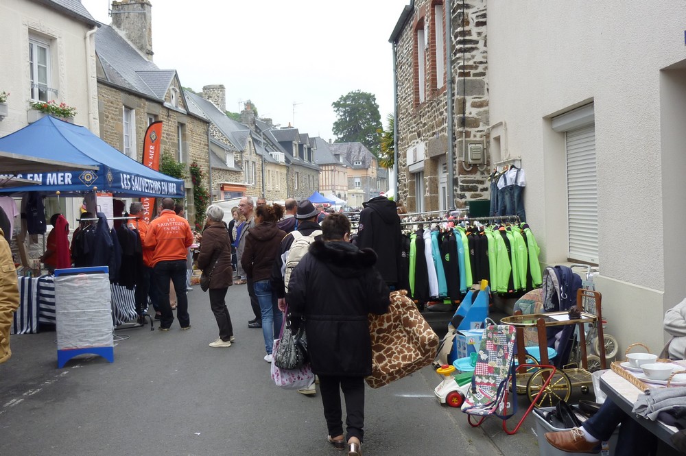 Vide-greniers 2023 à Saint-Jean-le-Thomas Vide-greniers 2023 à Saint-Jean-le-Thomas