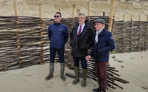 De Droite à Gauche: M. Alain Bachelier (Maire), M. Gilles Traimond (Sous-Préfet d'Avranches), M. Vincent Bichon (CAMSMN en charge de GEMAPI)